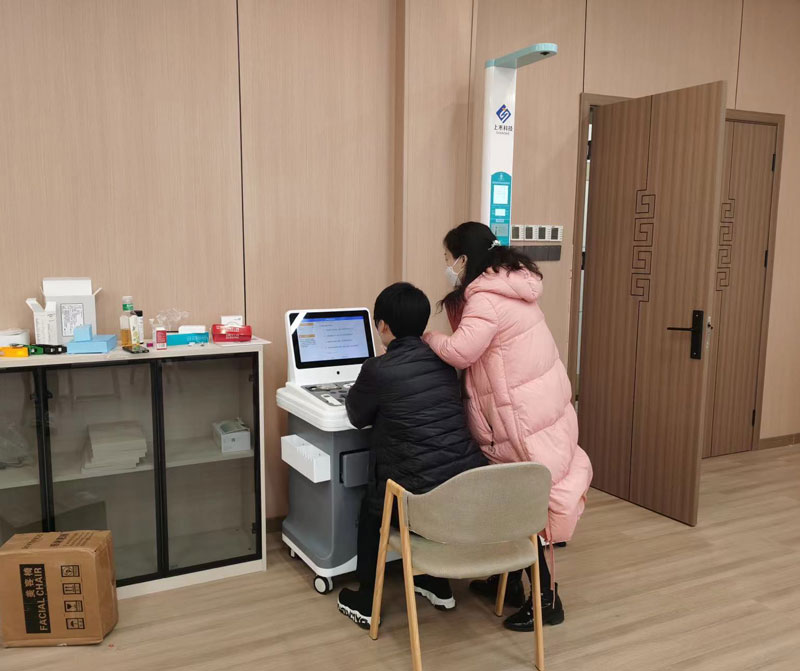 湖北十堰國家電網(wǎng)職員體驗(yàn)設(shè)備中