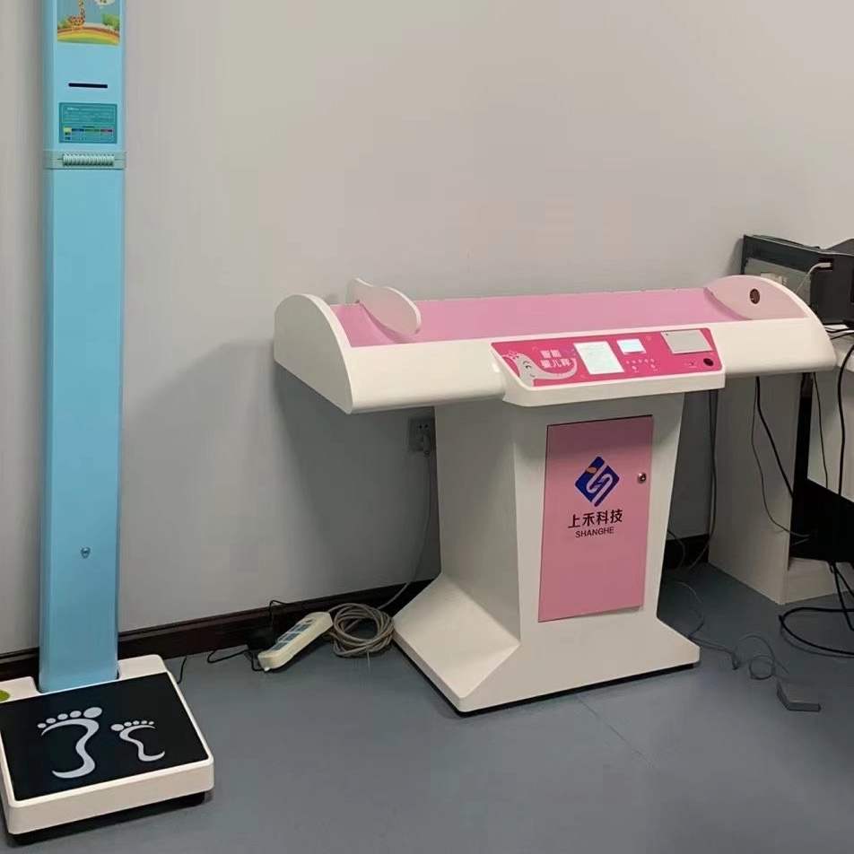 醫(yī)用新生兒身高體重秤應(yīng)用現(xiàn)場(chǎng)
